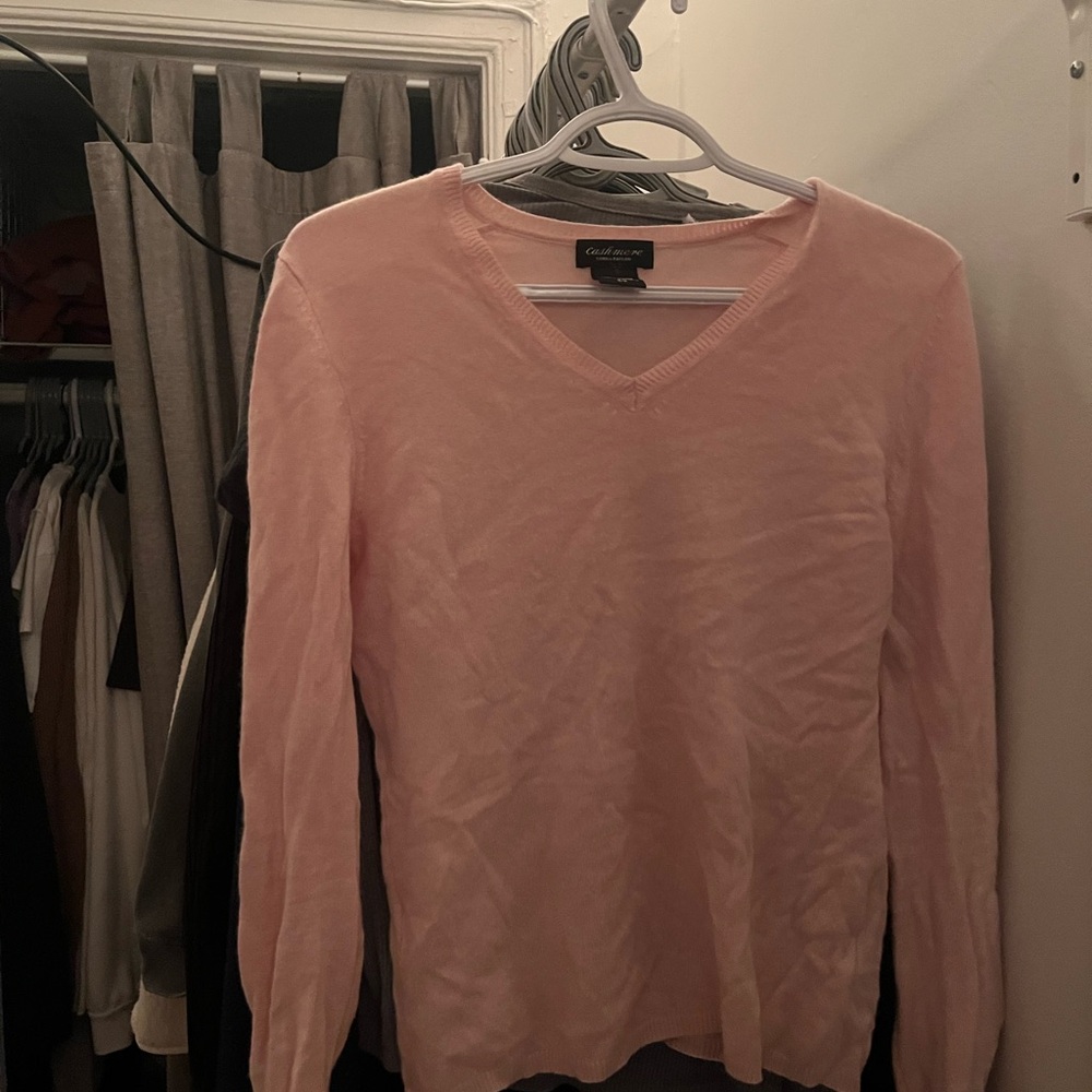 Pink cashmere v-neck sweater
